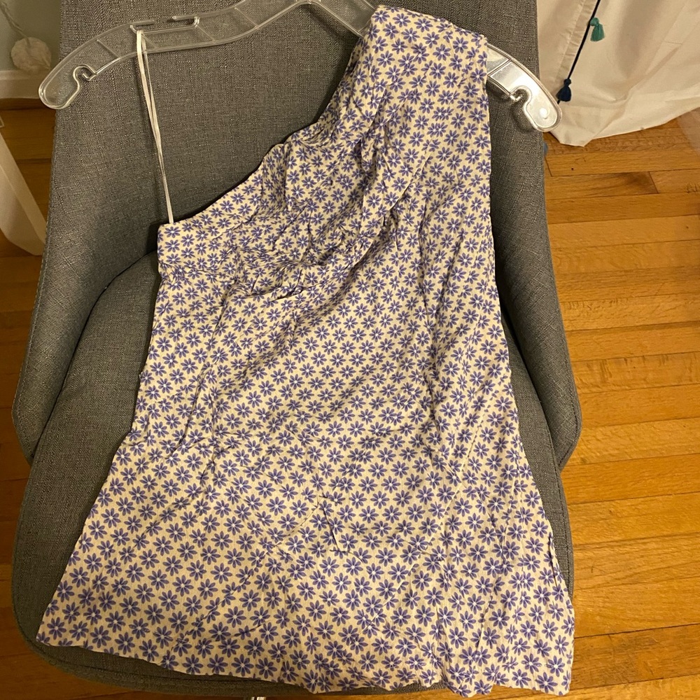 Pants Store floral one-shoulder top SM